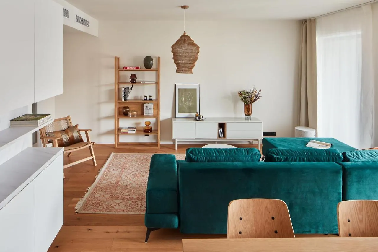 Prague Days - Designer Apts - Garage - Terrace - Easy City Access Apartment