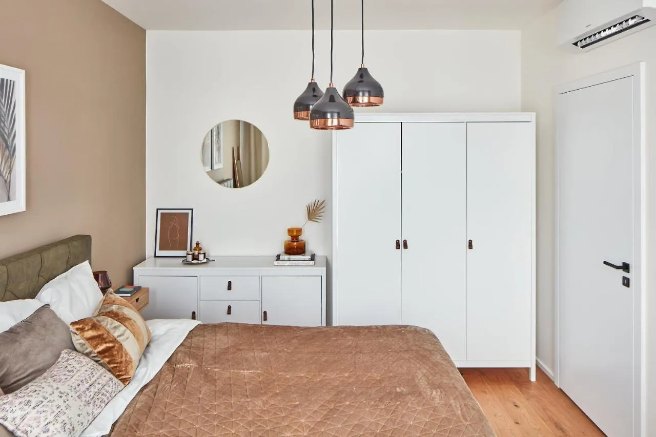 Prague Days - Designer Apts - Garage - Terrace - Easy City Access Apartment